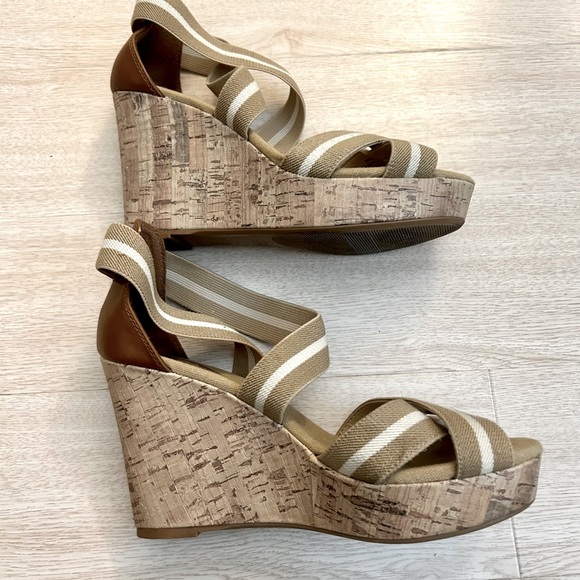 MERONA Strappy Wedge Sandals - Picture 2 of 5